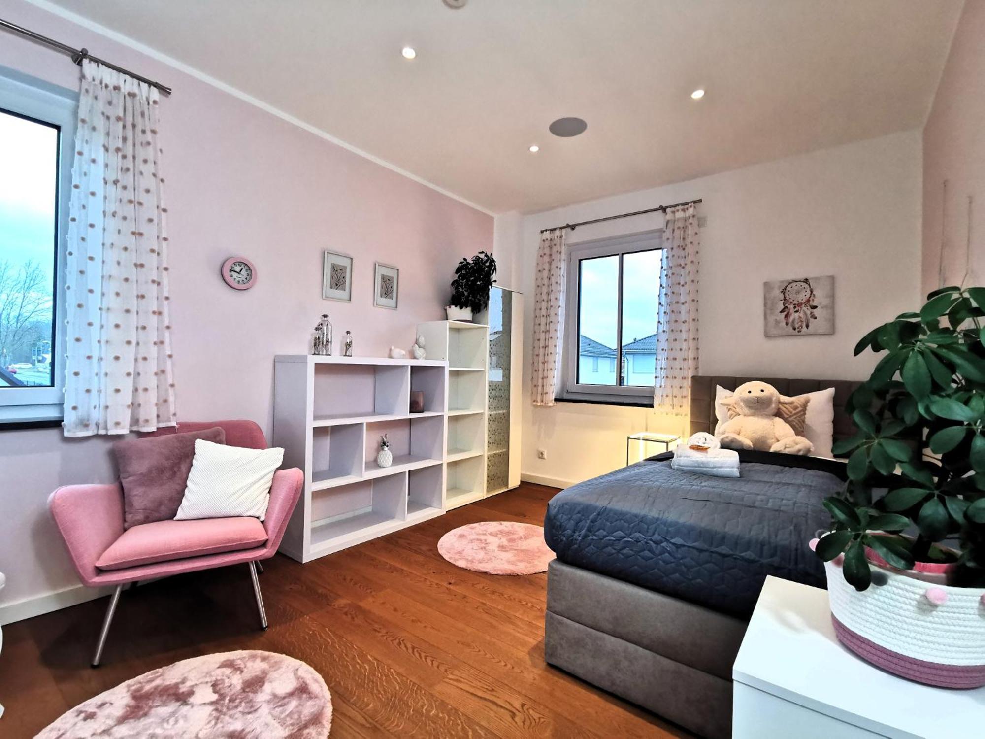 Bohnapartments Luxury Villa Berlin - 210Qm - Wintergarten - Kamin - 4 Kostenlose Parkplaetze - 6 Schlafzimmer - Neubau - Luxusausstattung Birkenwerder Exterior photo