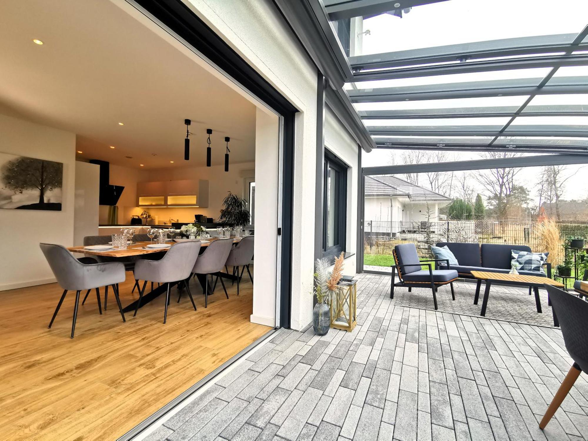 Bohnapartments Luxury Villa Berlin - 210Qm - Wintergarten - Kamin - 4 Kostenlose Parkplaetze - 6 Schlafzimmer - Neubau - Luxusausstattung Birkenwerder Exterior photo